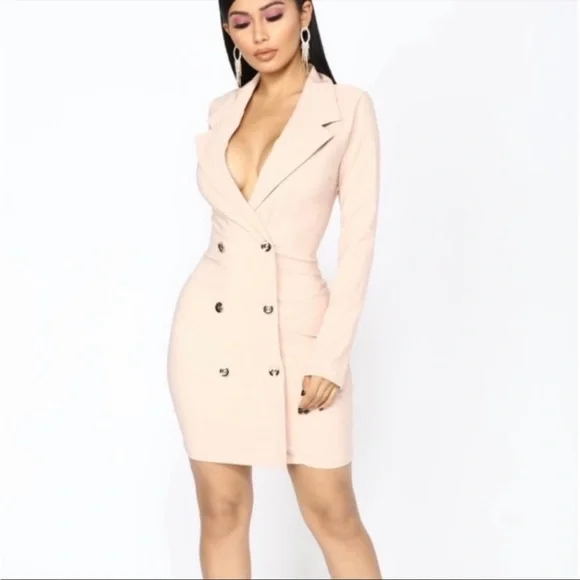 fashion nova coat dress Noelle Suede Maxi Dress @FashionNova Ready for fall seasson Quien ms ama esta temporada? Los looks son sper elegantes #fall #falloutfit # fashionnova #novababe #fashionnovapartner